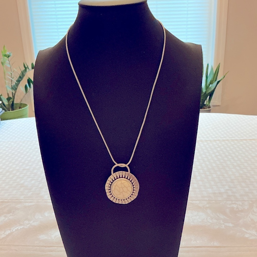 Silver Tone Western Style Pendant Necklace
